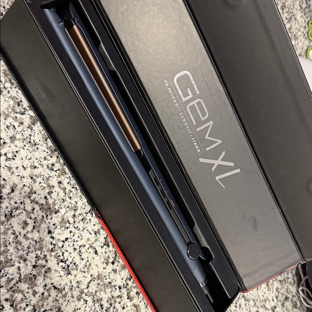 Black Flat Iron - Picture 6 of 6